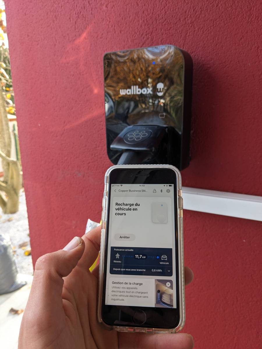 Installateur agréé de bornes de recharge pour véhicules hybrides et électriques Paris en Île de France