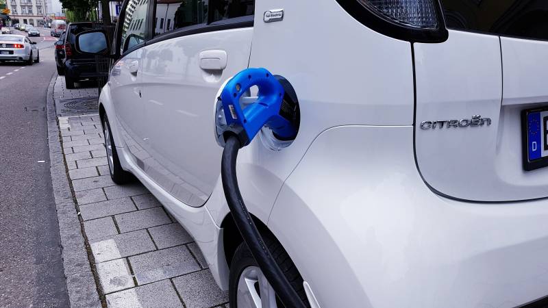Quelle borne pour recharger avec des panneaux solaires à Blagnac
