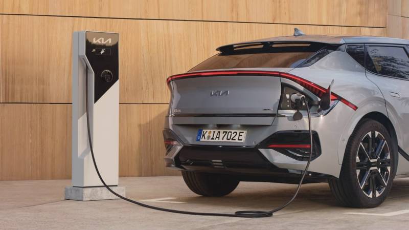 Faut-il une borne spéciale pour recharger en V2L avec ma voiture électrique à Saint-Maur-des-Fossés ?