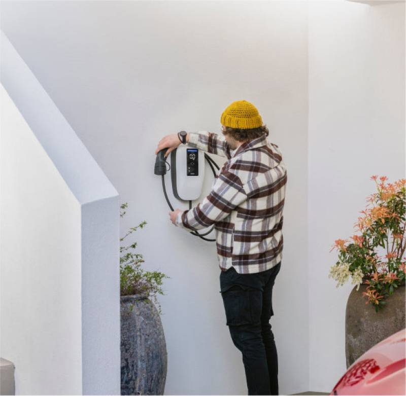 Borne solaire Daze à Cugnaux (31) : découverte de ce chargeur pour votre véhicule électrique made in Italy