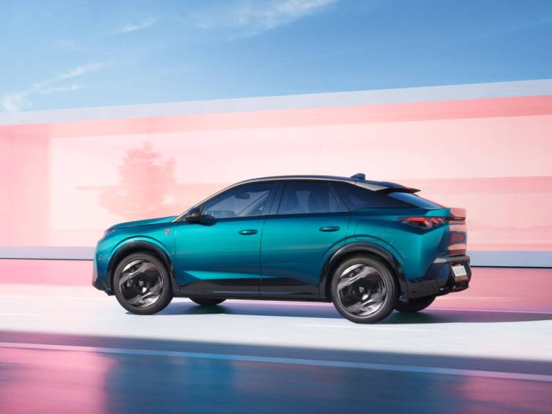 Peugeot e-3008, plutôt hybride ou électrique ? Faites votre choix et installez une borne de recharge électrique adaptée à Champigny-sur-Marne (94)