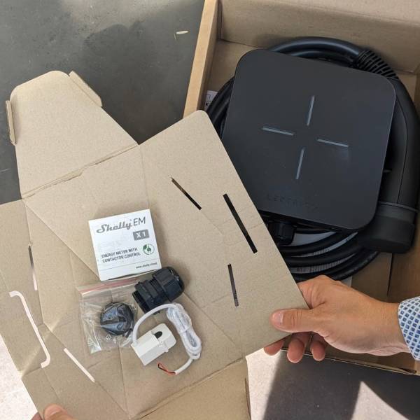 Ma borne de recharge communique-t-elle avec mon onduleur solaire à Gaillac (81) ? Bornetik vous en dit plus sur la gestion du surplus solaire de votre chargeur électrique en Occitanie