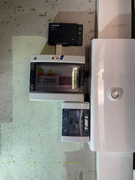 Installation d’une borne de recharge Trydan V2C avec raccordement à l’Envoy-S-Metered de notre client à Montauban (82)