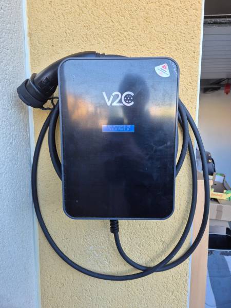 Et si vous installiez un chargeur électrique Trydan de V2C comme notre client à Grenade en Haute-Garonne (31) ?