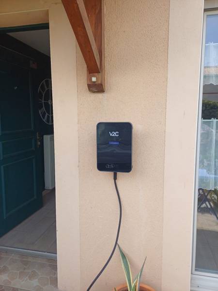 Installation d’une borne de recharge électrique en monophasé à Toulouse (31) : bénéficiez vous aussi d’un chantier en un jour !