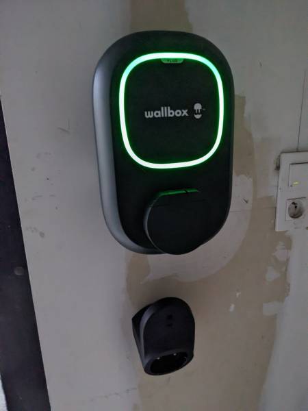 Opter pour une borne de recharge électrique à domicile et facturer l’installation au nom de votre société à Courbevoie (92) ?