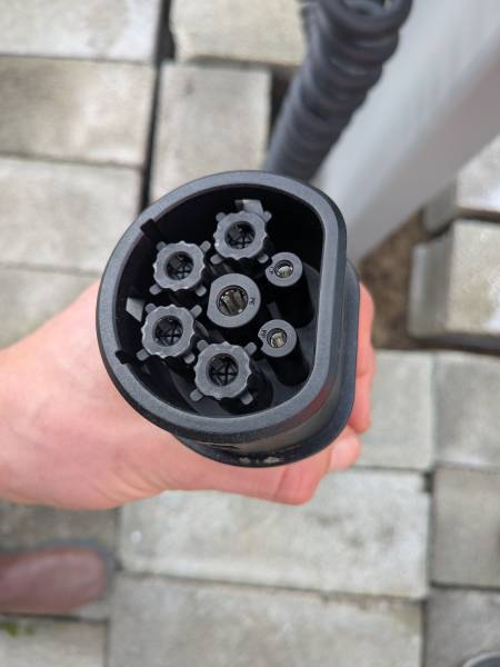 Qu’est-ce que la prise combo 2 pour la recharge de ma voiture électrique à Toulouse (31) ? Quelle différence avec la prise de Type 2 ou la prise T2S ?