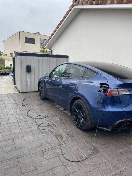 Signification de la couleur LED sur votre borne de recharge V2C Trydan à Toulouse (31) ? Focus sur les messages écrans et le choix des options photovoltaïques en Occitanie à Verfeil (31)