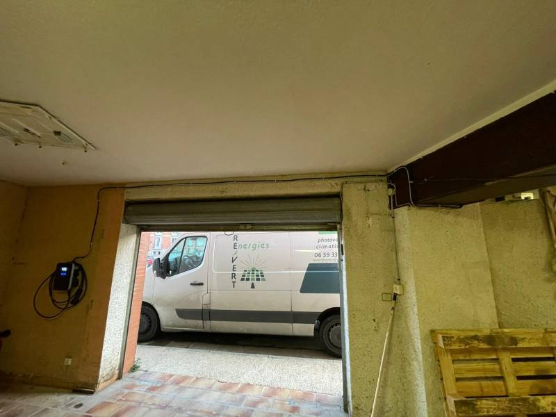 La borne de recharge électrique V2C de Trydan installée chez notre client à Tournefeuille (31)