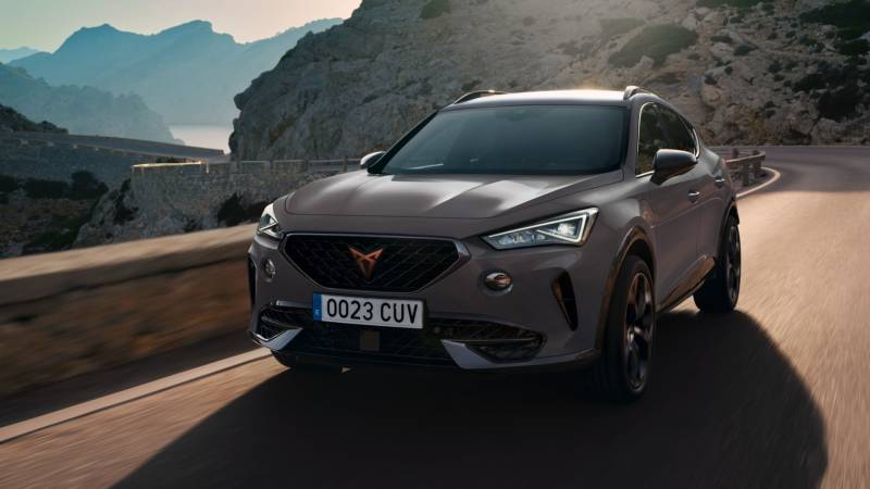 Quelle borne de recharge électrique choisir pour le TOP 5 des voitures hybrides les plus vendues ? La réponse à Montauban (82)